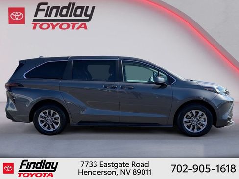 Certified 2025 Toyota Sienna LE FWD image 11