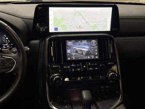 Used 2025 Lexus LX 700h Overtrail image 41