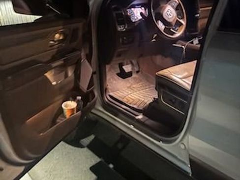Used 2020 RAM 1500 Limited AWD/4WD image 9