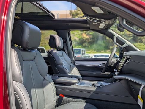 New 2026 Jeep Grand Wagoneer 4WD w/ Premium Group I image 45