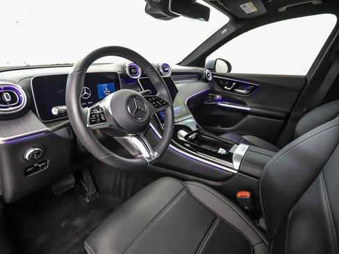Used 2025 Mercedes-Benz GLC 350e 4MATIC image 10