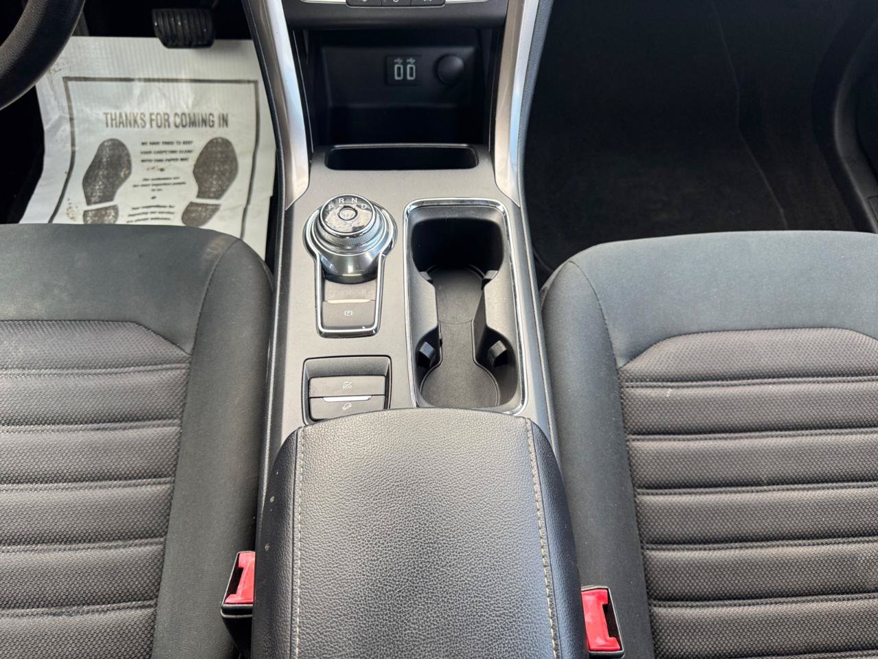 Used 2019 Ford Fusion SE FWD image 15