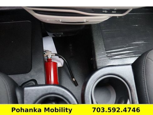 Used 2020 Chrysler Voyager L FWD image 26