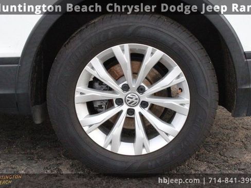 Used 2019 Volkswagen Tiguan SE w/ Panoramic Sunroof Package image 7