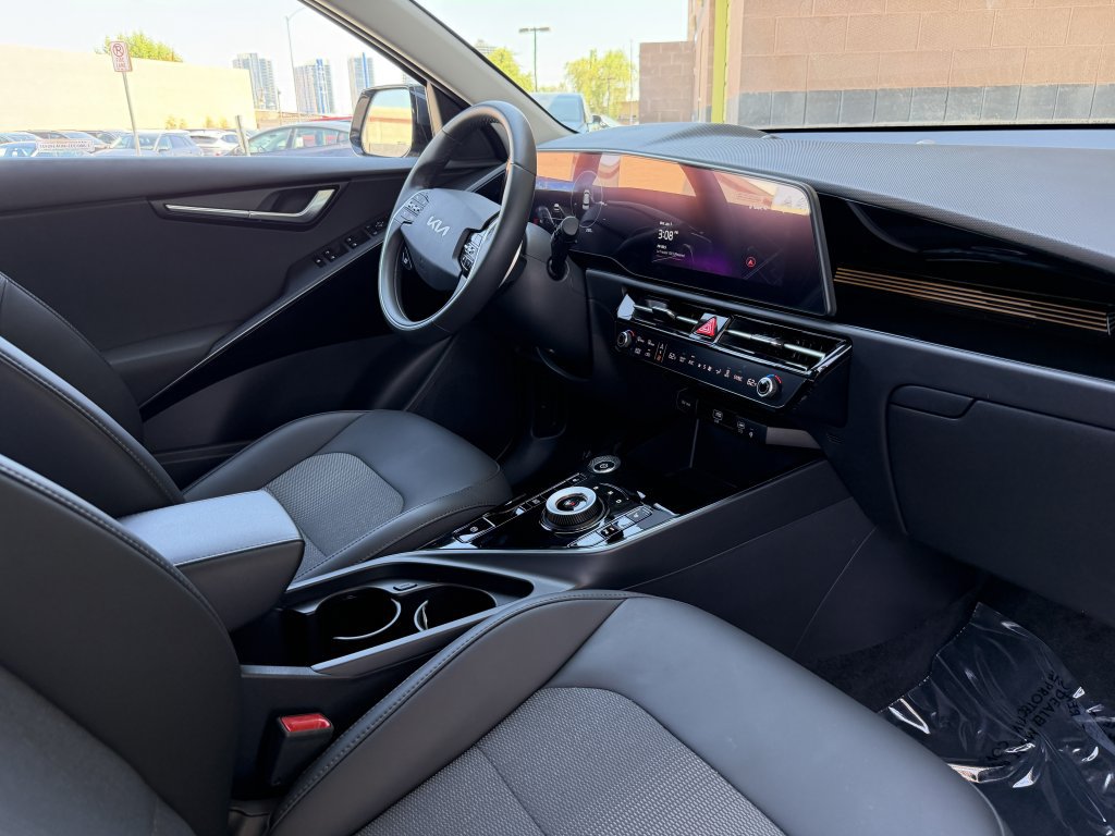 Used 2025 Kia Niro Wind FWD image 41