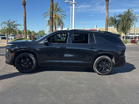 Used 2025 Chevrolet Traverse RS w/ LPO, Floor Liner Package FWD image 5