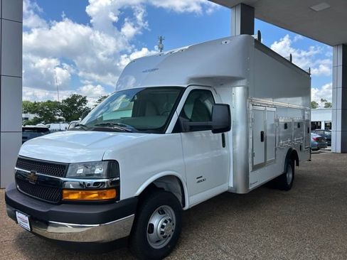 New 2026 Chevrolet Express 4500 w/ Power Convenience Package RWD image 8