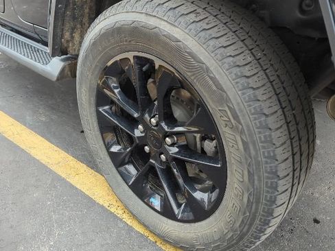 Used 2022 Jeep Wrangler Unlimited Sahara w/ Cold Weather Group image 7