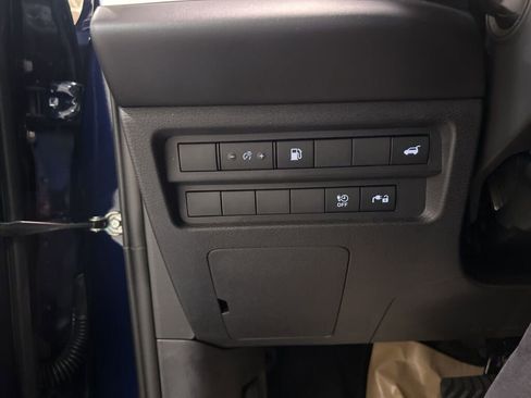 New 2025 Mitsubishi Outlander SE image 17