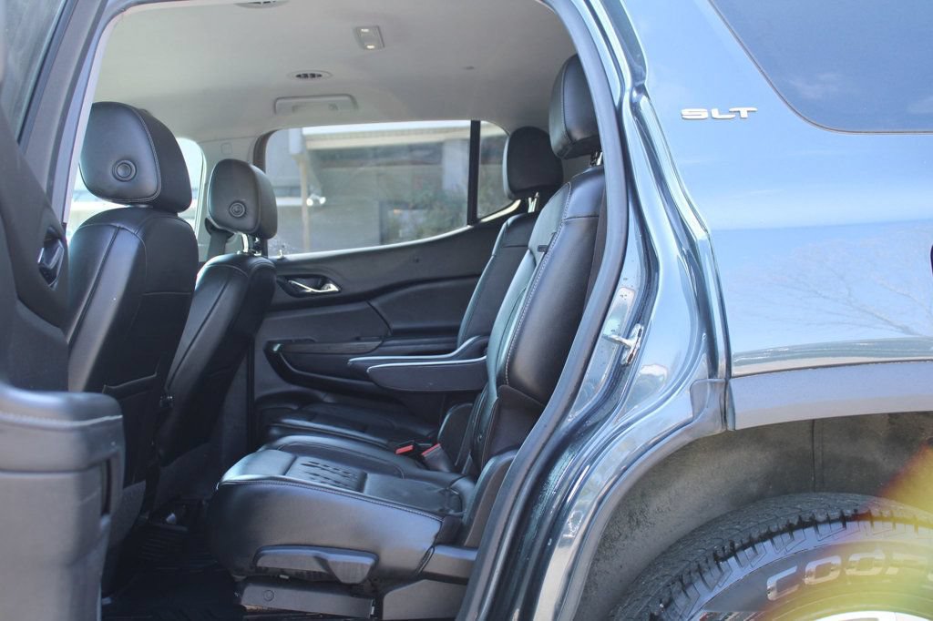 Used 2020 GMC Acadia SLT FWD image 32