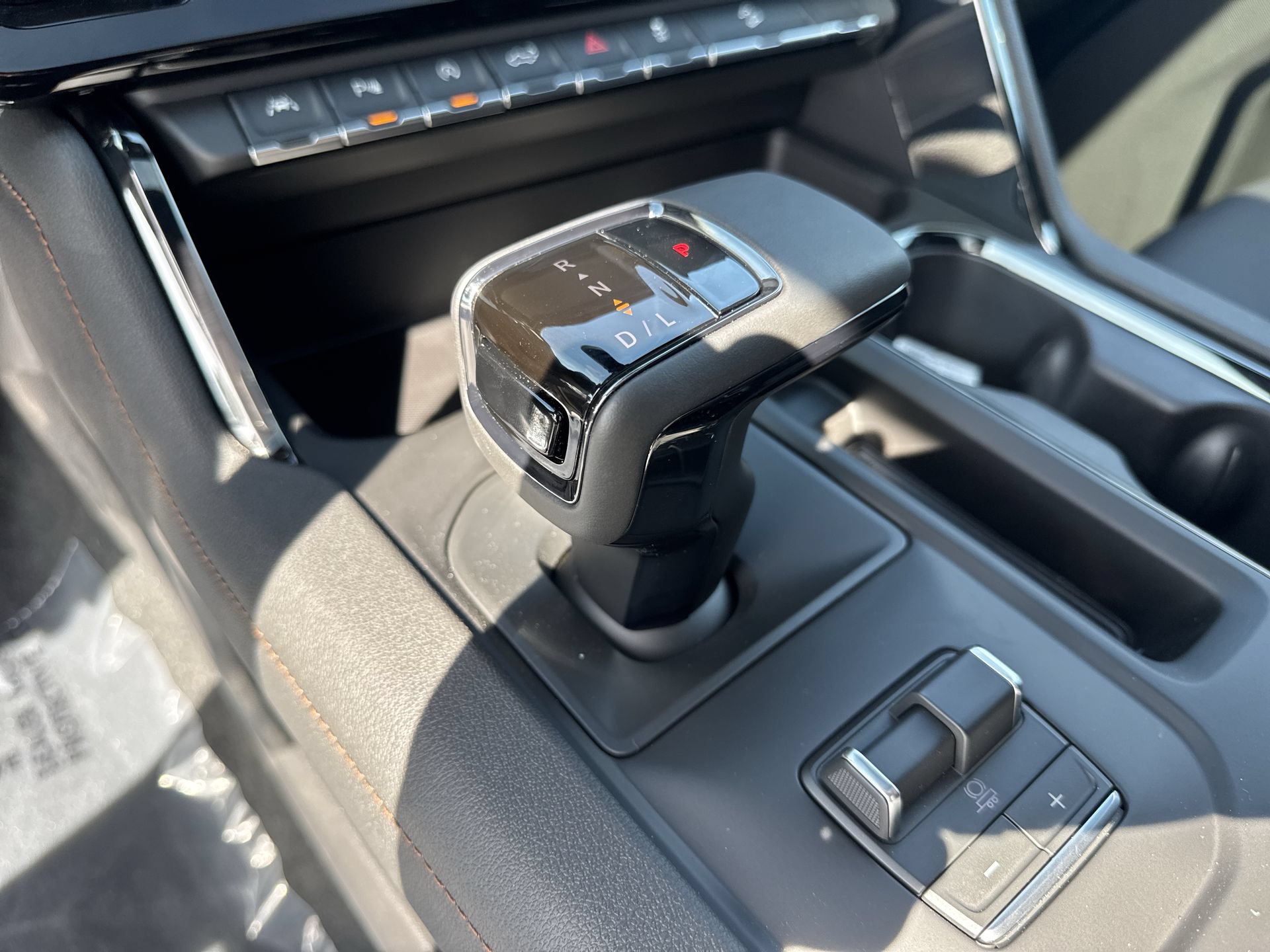 New 2026 GMC Sierra 1500 AT4 w/ AT4 Premium Package AWD/4WD image 22