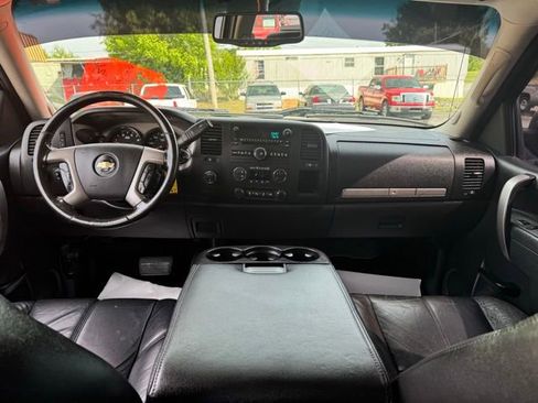 Used 2014 Chevrolet Silverado 2500 LT w/ Interior Plus Package AWD/4WD image 8
