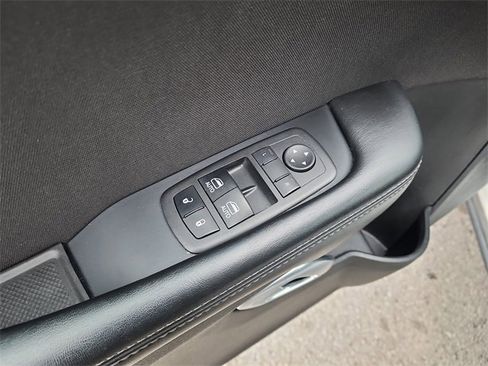 Used 2023 Dodge Challenger SXT image 10