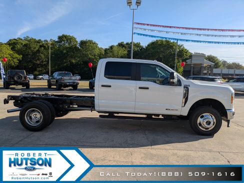 New 2026 Ford F350 4x4 Crew Cab DRW Super Duty image 5