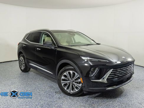 Used 2025 Buick Envision Preferred AWD/4WD image 1