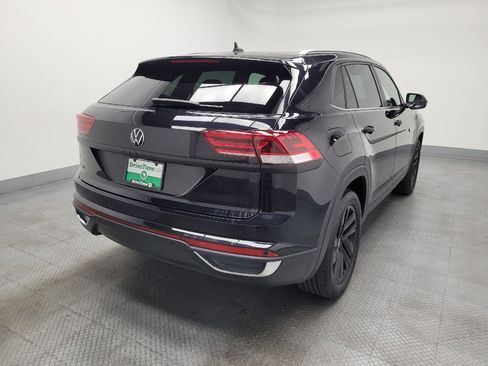 Used 2022 Volkswagen Atlas Cross Sport SE FWD image 7