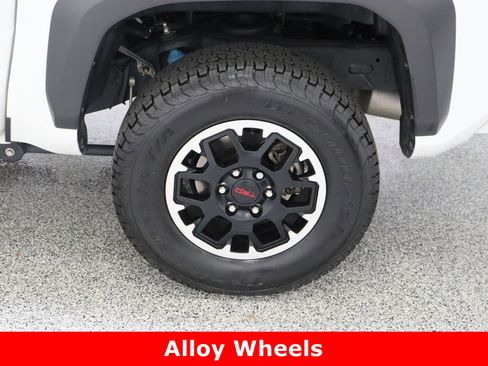 Certified 2025 Toyota Tacoma TRD Off-Road image 10