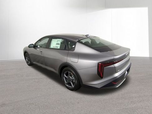 New 2025 Kia K4 LXS image 33