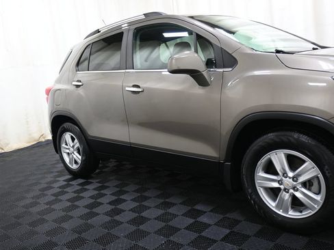 Used 2020 Chevrolet Trax LT w/ Driver Confidence Package FWD image 17