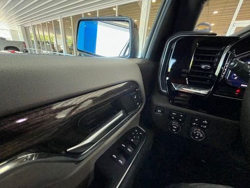 Used 2024 Chevrolet Silverado 1500 RST AWD/4WD image 18