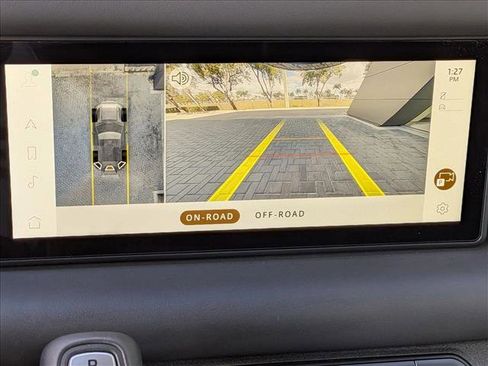 Certified 2023 Land Rover Defender 90 X-Dynamic SE image 13