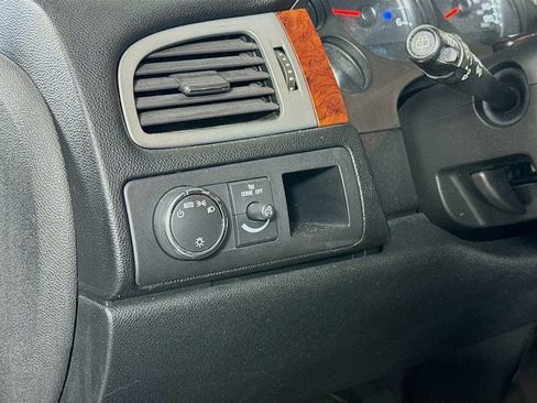 Used 2010 GMC Yukon SLE w/ Convenience Package image 10