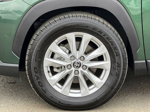 Used 2022 Toyota Corolla Cross LE w/ Black Badges Package (TMS) FWD image 32