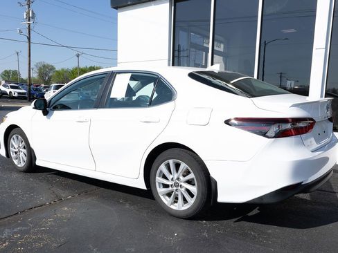 Used 2023 Toyota Camry LE FWD image 3
