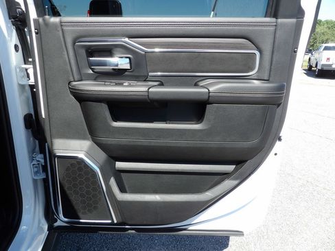 Used 2026 RAM 2500 Laramie AWD/4WD image 41