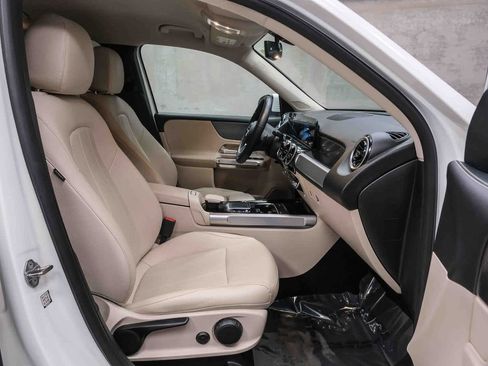 Certified 2022 Mercedes-Benz GLB 250 image 17