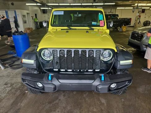 Used 2023 Jeep Wrangler Unlimited w/ Cold Weather Group AWD/4WD image 2