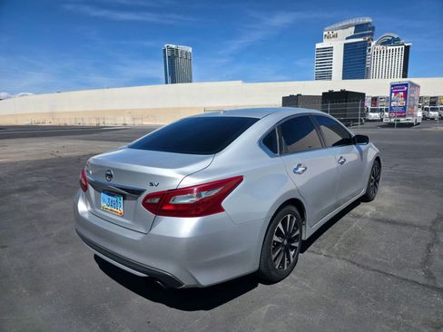 Used 2018 Nissan Altima 2.5 SV FWD image 5