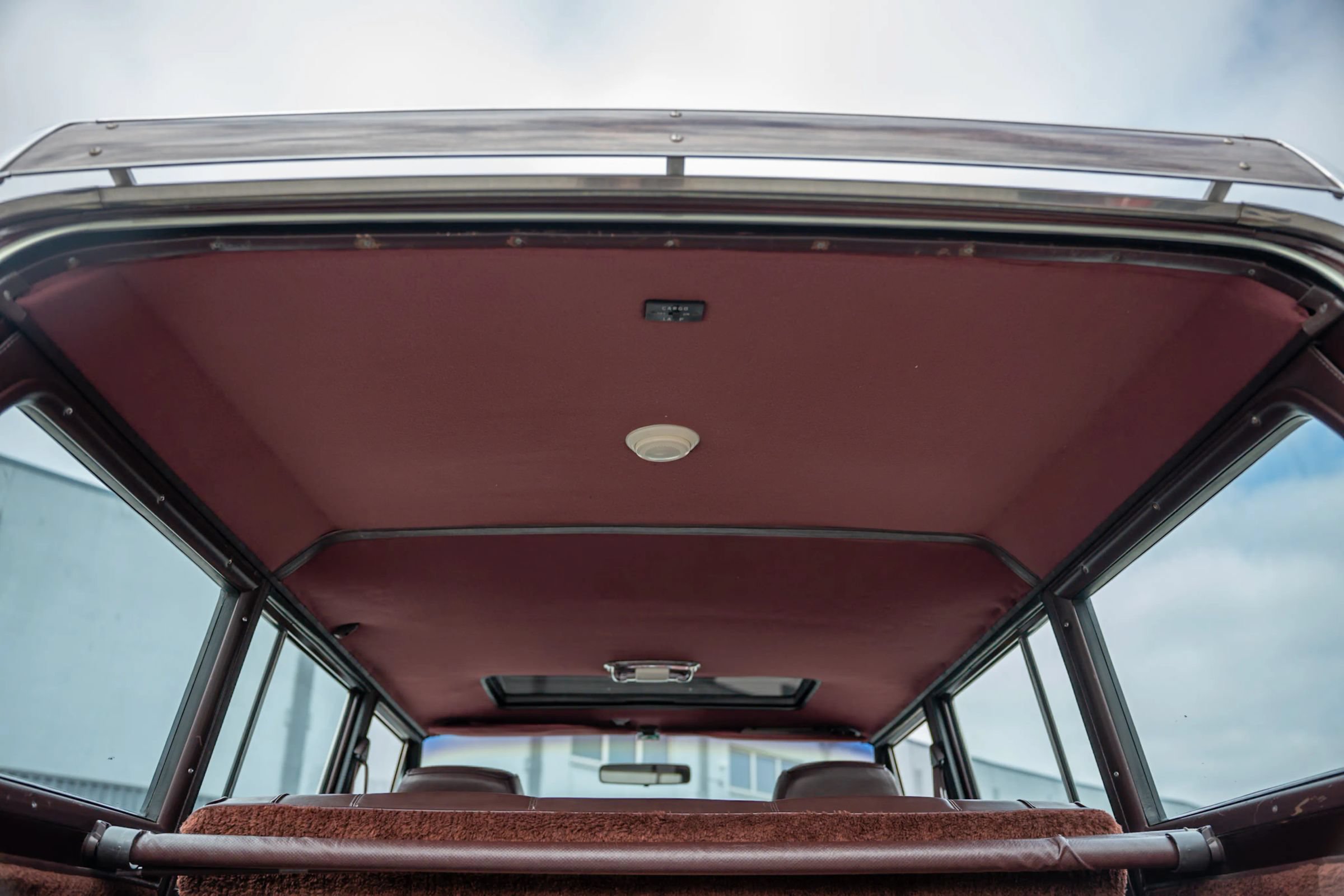 Used 1987 Jeep Grand Wagoneer AWD/4WD image 46
