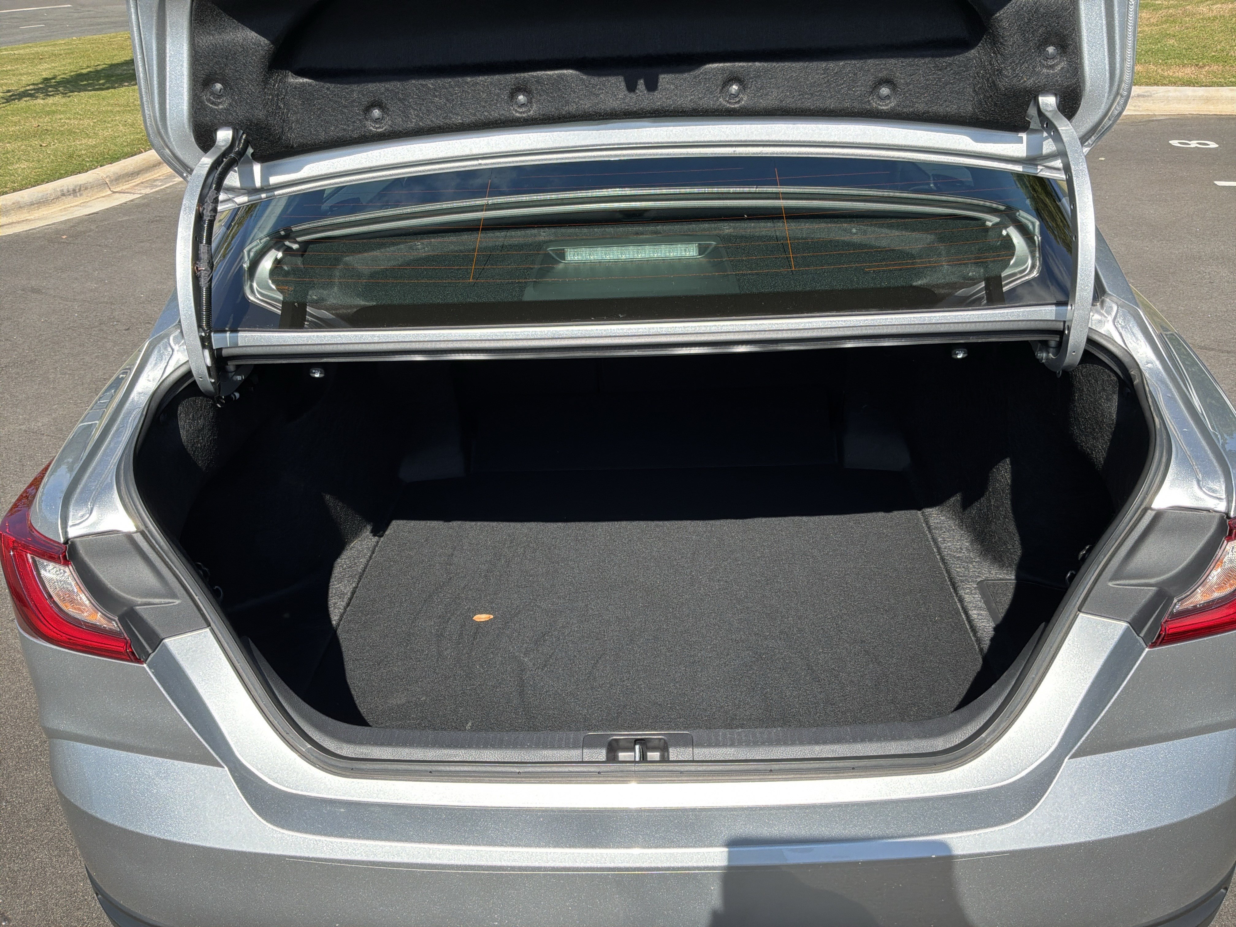 Used 2026 Toyota Camry LE FWD image 31