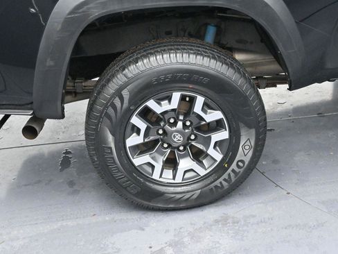 Used 2021 Toyota Tacoma TRD Off-Road image 31