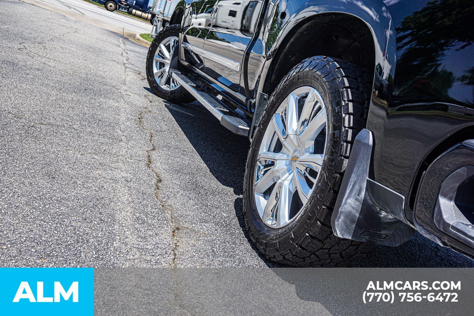 Used 2023 Chevrolet Silverado 1500 High Country w/ High Country Premium Package AWD/4WD image 13