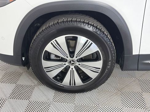 Used 2023 Mercedes-Benz EQB 300 4MATIC image 8