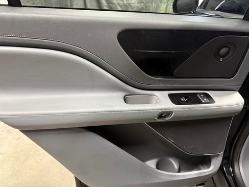 Used 2020 Lincoln Aviator Reserve w/ Equipment Group 201A image 17