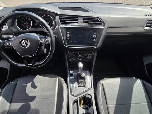 Used 2019 Volkswagen Tiguan SE w/ Panoramic Sunroof Package FWD image 17
