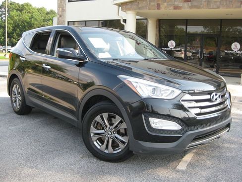 Used 2013 Hyundai Santa Fe Sport w/ Technology Pkg FWD image 2