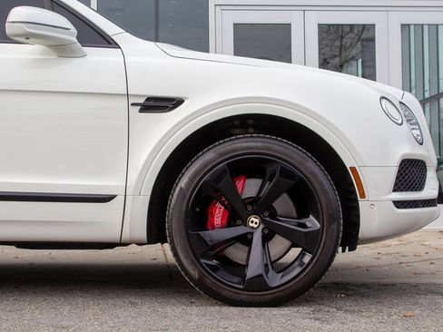 Used 2019 Bentley Bentayga image 5