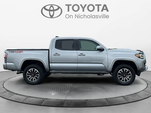 Used 2021 Toyota Tacoma TRD Sport w/ Technology Package AWD/4WD image 7
