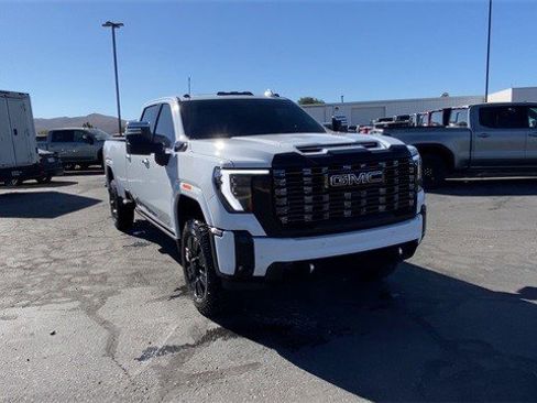 Certified 2025 GMC Sierra 3500 Denali Ultimate image 3