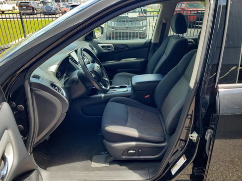 Used 2019 Nissan Pathfinder SV FWD image 12