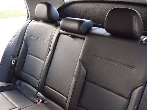 Used 2015 Volkswagen Golf TDI S FWD image 45