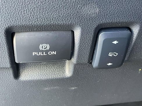 Used 2025 Ford F450 Platinum w/ FX4 Off-Road Package AWD/4WD image 16