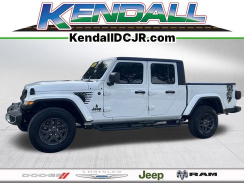 Certified 2024 Jeep Gladiator Sport image 1