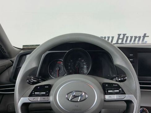 Used 2023 Hyundai Elantra SEL w/ Preferred Accessory Package image 21
