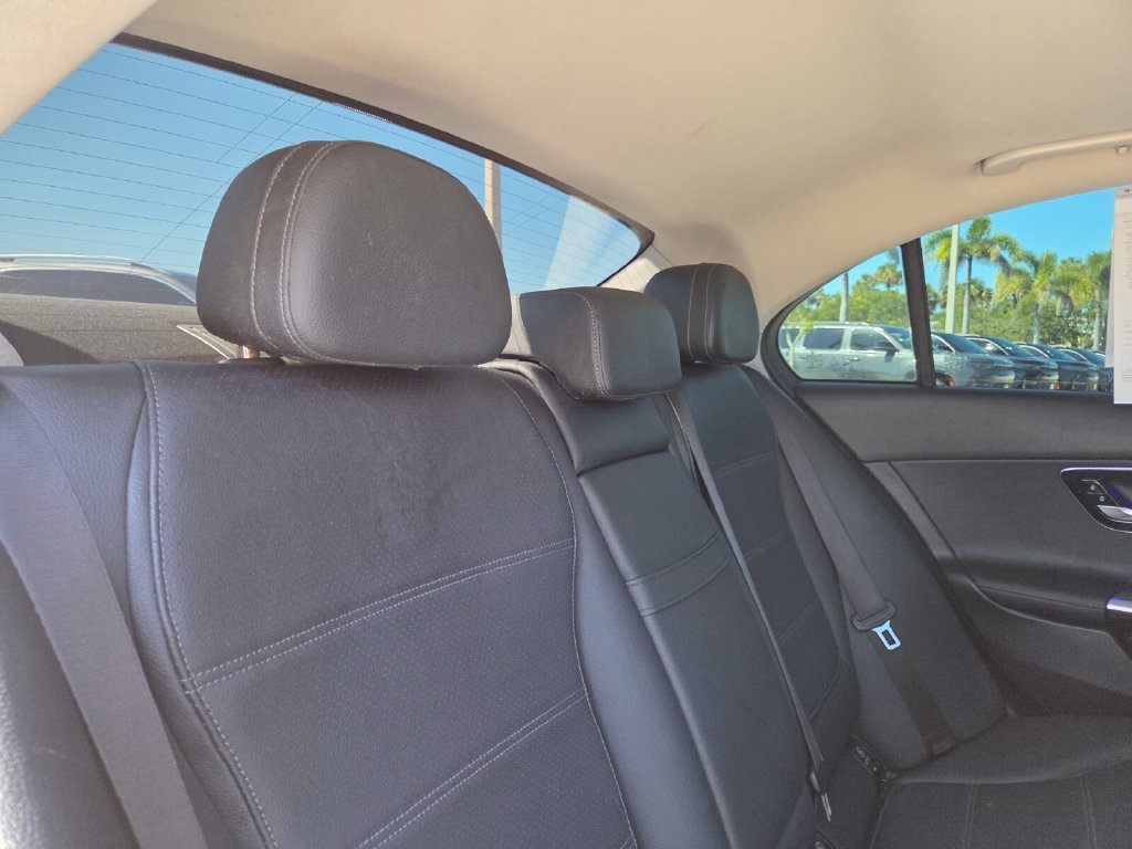 Used 2022 Mercedes-Benz C 300 Sedan image 19
