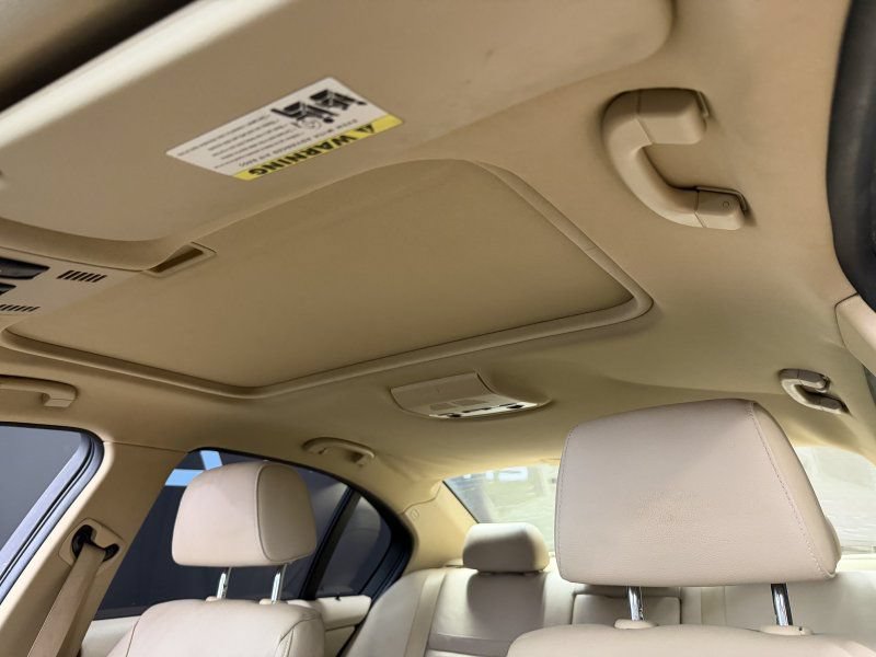 Used 2011 BMW 328i Sedan RWD image 17